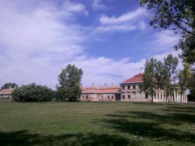 A lovasberényi Cziráky-kastély és parkja